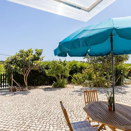 Asami - With Great Outdoor Area! Aljezur